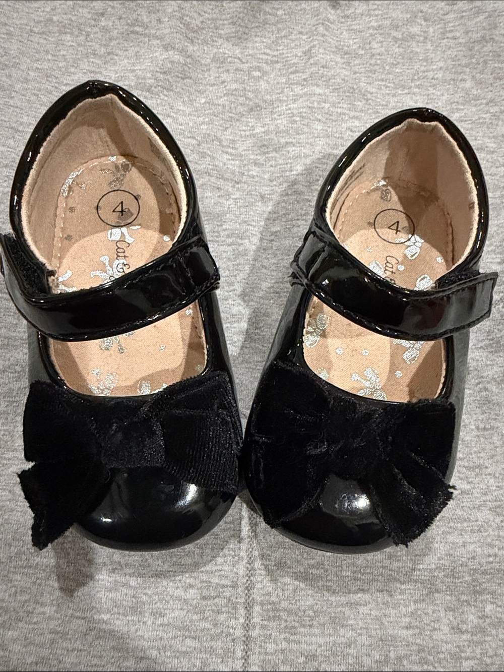 Cat & Jack Black Patent Mary Jane Shoes with Front Bow